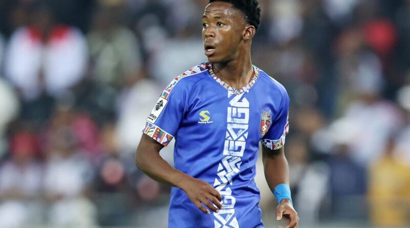 Sukazi o bua ka teko ya Chiefs ya ho fumana ditshebeletso tsa Mahlambi